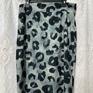 Elegant Leopard Print Pencil Skirt